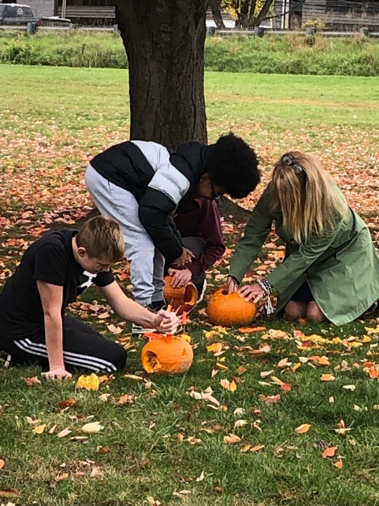 pumpkin carving students 